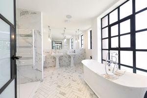 Ensuite Bathroom- click for photo gallery